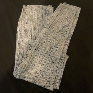 It’s super stretchy on the waist and Super soft i’ve never worn it.